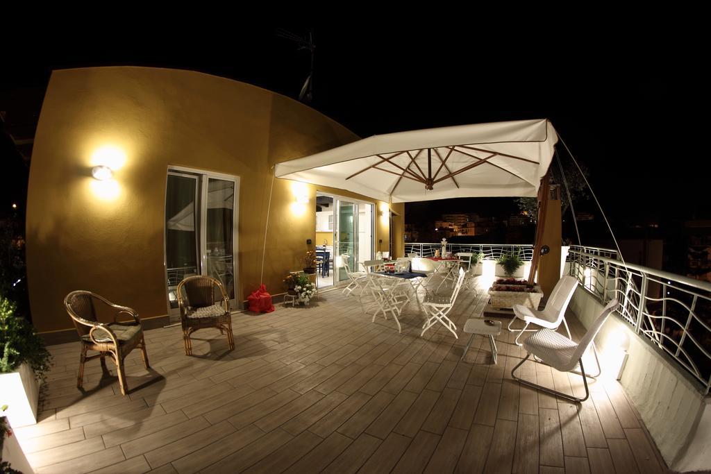 B&B I Fiori Del Mare Агрополи Экстерьер фото