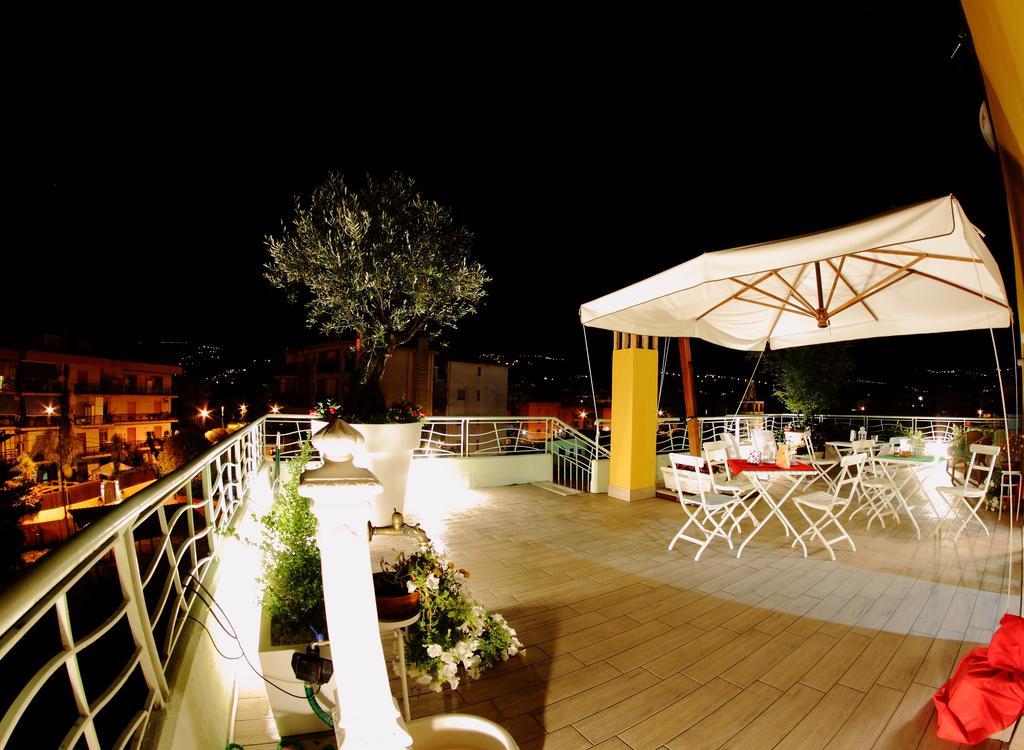 B&B I Fiori Del Mare Агрополи Экстерьер фото