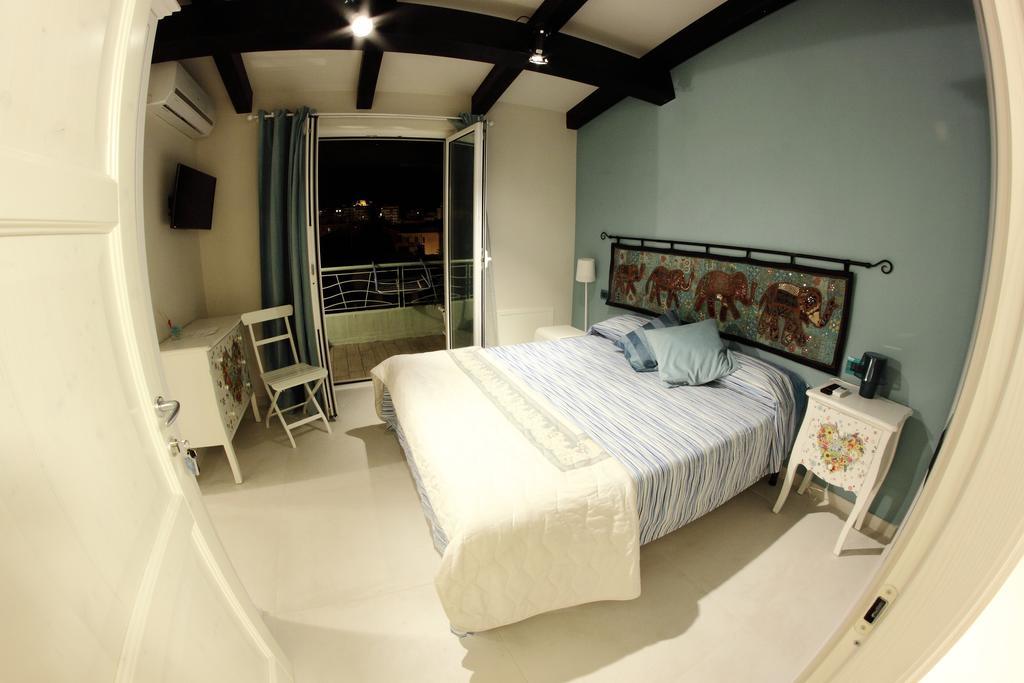 B&B I Fiori Del Mare Агрополи Экстерьер фото
